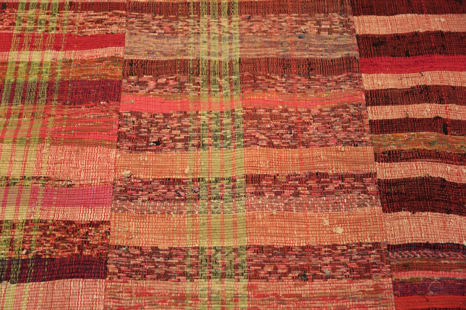 Eye Catching Modern Turkish Rag Rug 72214 by Nazmiyal Rugs