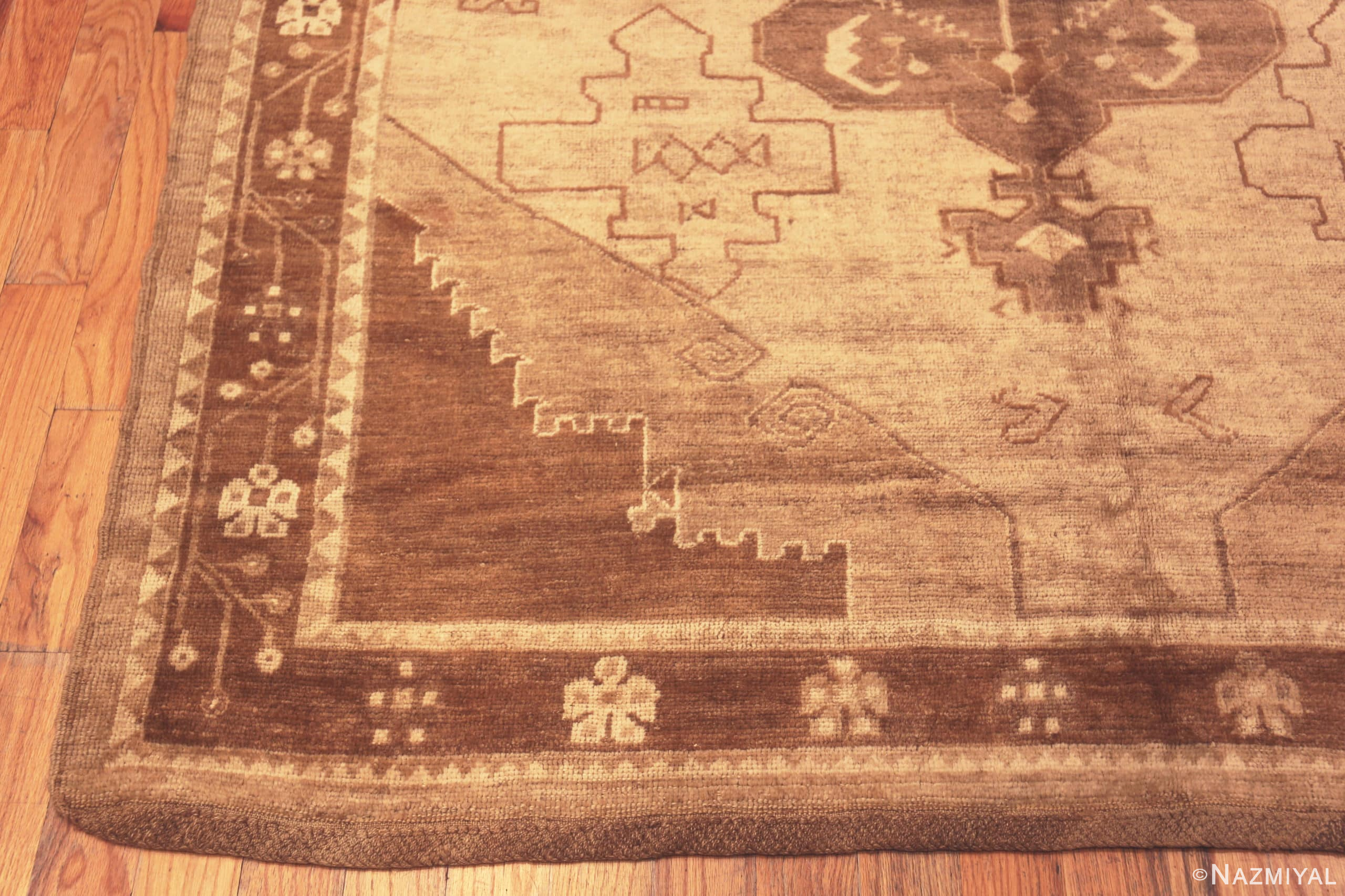 Corner Of Oriental Design Geometric Vintage Turkish Rugs 72296 by Nazmiyal Antique Rugs