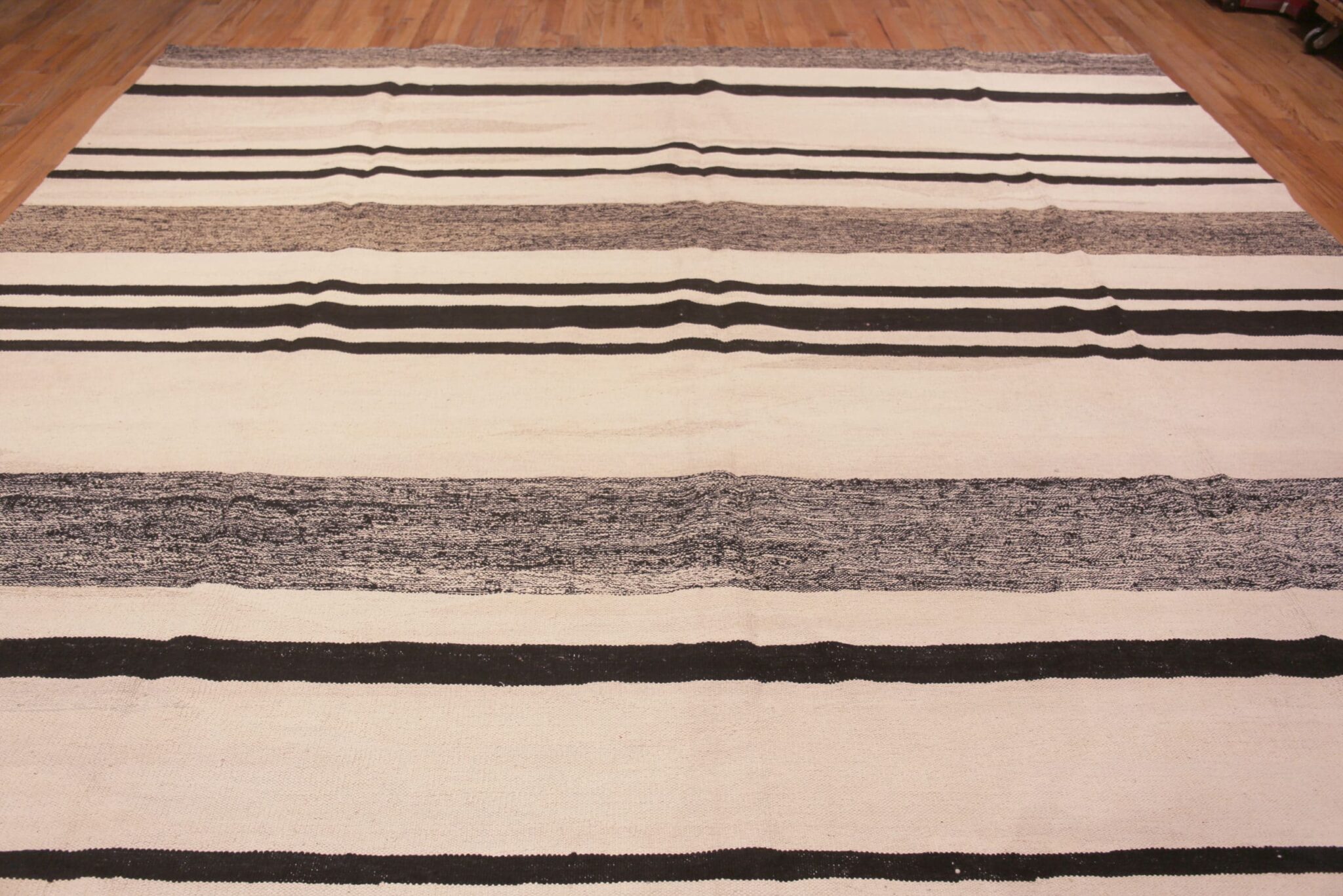 Neutral White Rug White Black Modern Flatweave Kilim Rug 11733 Nazmiyal Rugs