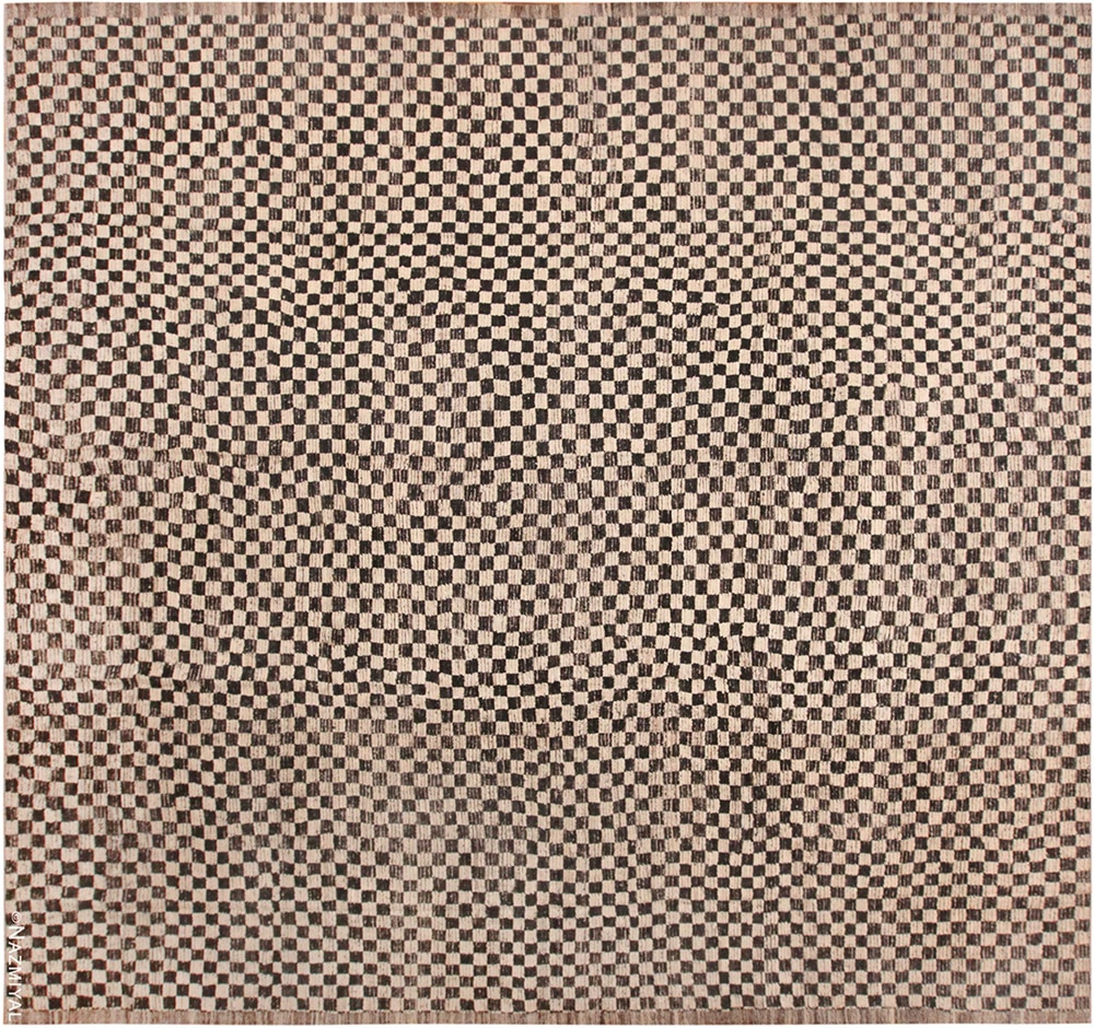 Modern Black and White Color Checkered Design Rug Modern Black and White Color Checkered Design Rug 11771 by Nazmiyal Antique Rugs