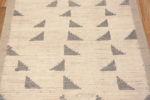 Texture of Cream Geometric Grey Triangle Pattern Modern Hallway Runner Rug 11146 by Nazmiyal Antique rugs