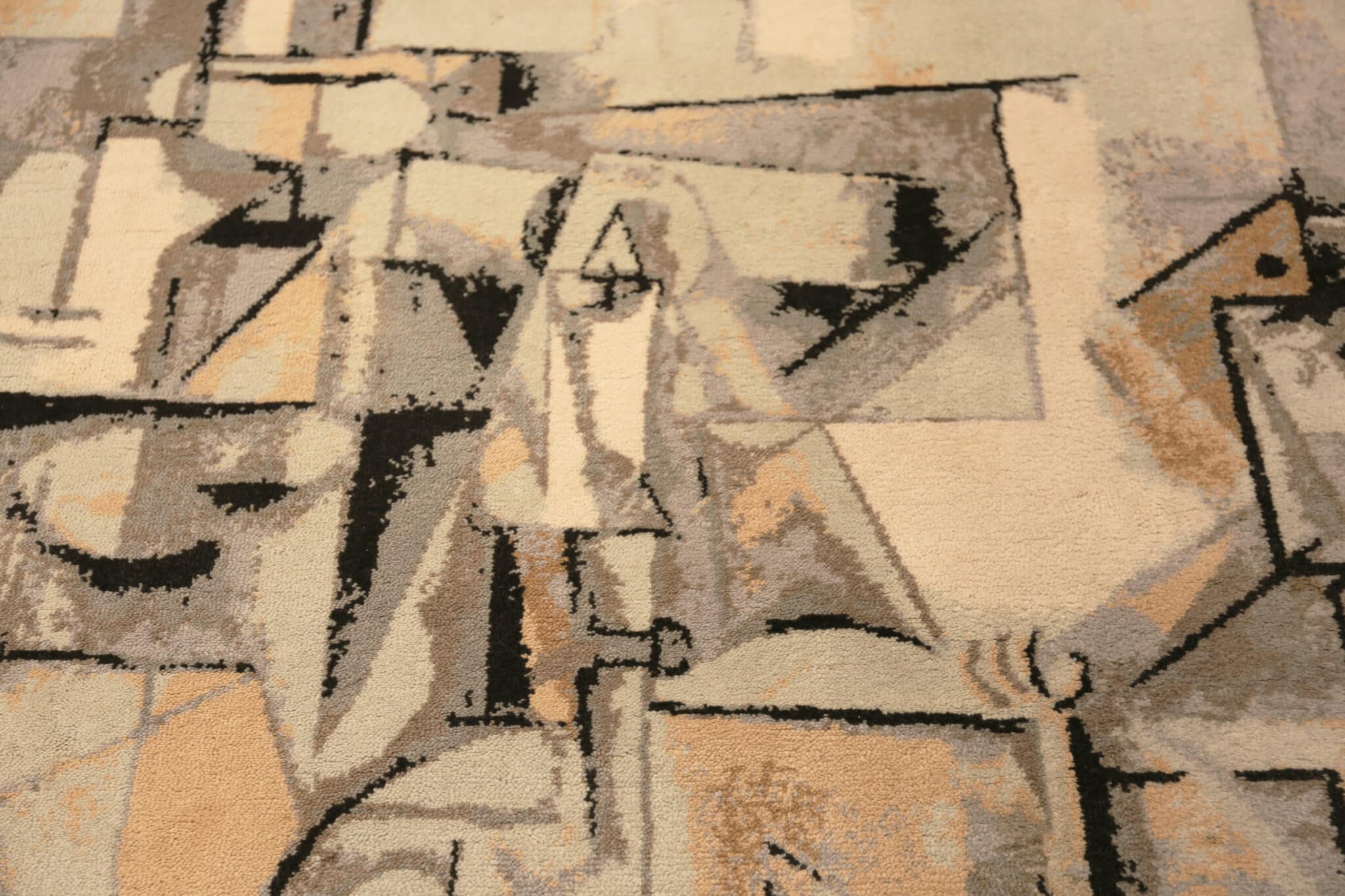 Vintage Rug After Picasso's 'La Paloma Con Guisantes' 73580