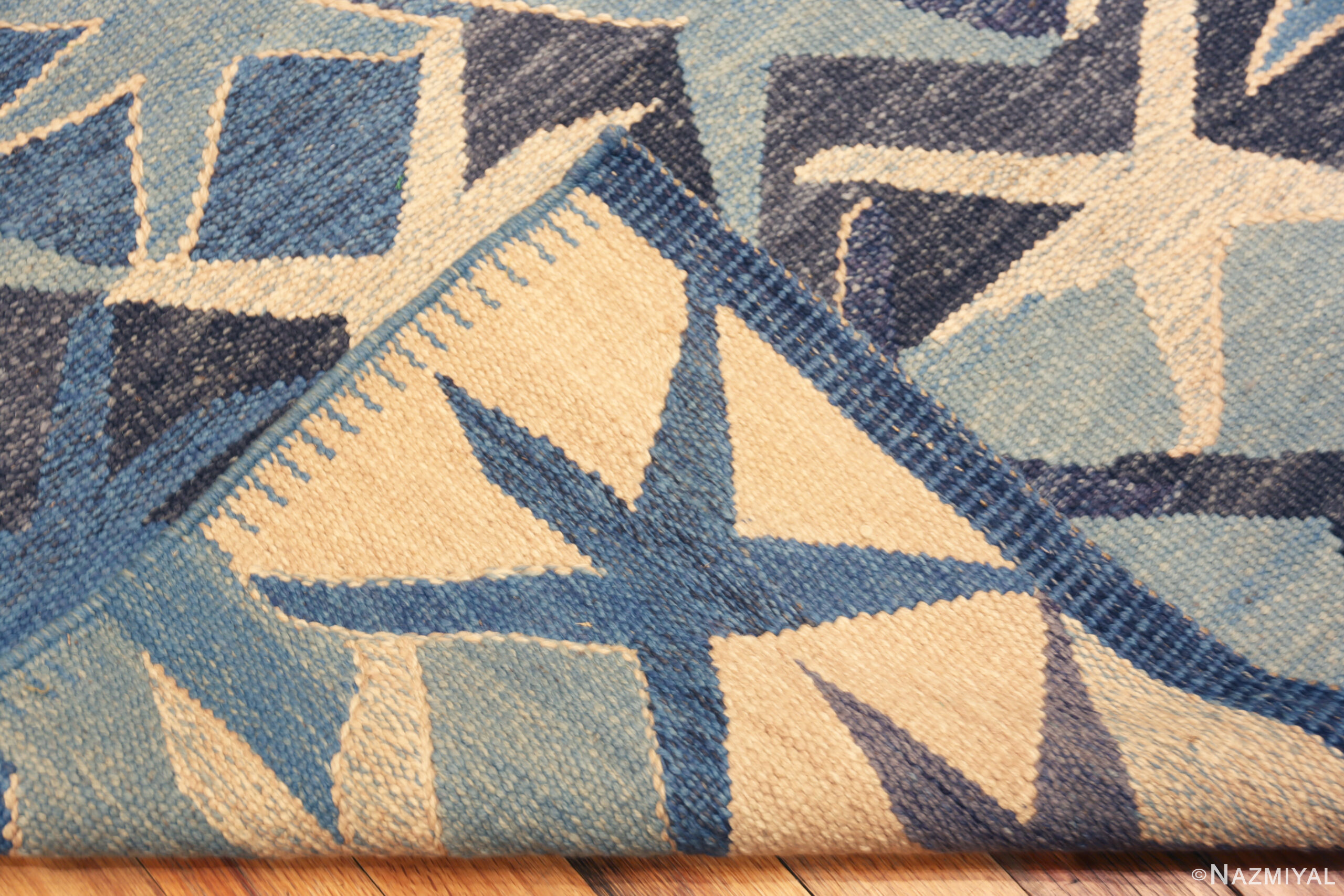 Modern Starfish Design Swedish Style Kilim Rug 73487 Nazmiyal